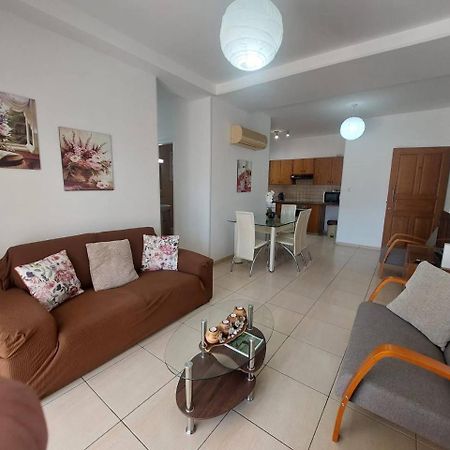 Sunny 2 Bedroom Larnaca Center Экстерьер фото