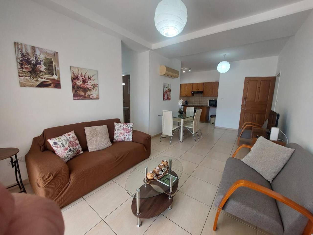 Sunny 2 Bedroom Larnaca Center Экстерьер фото