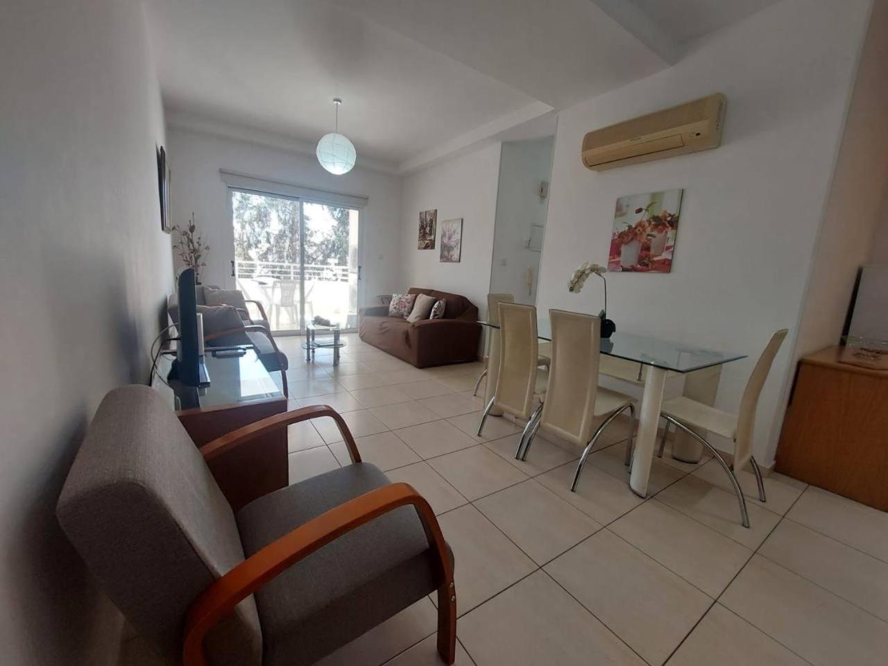Sunny 2 Bedroom Larnaca Center Экстерьер фото