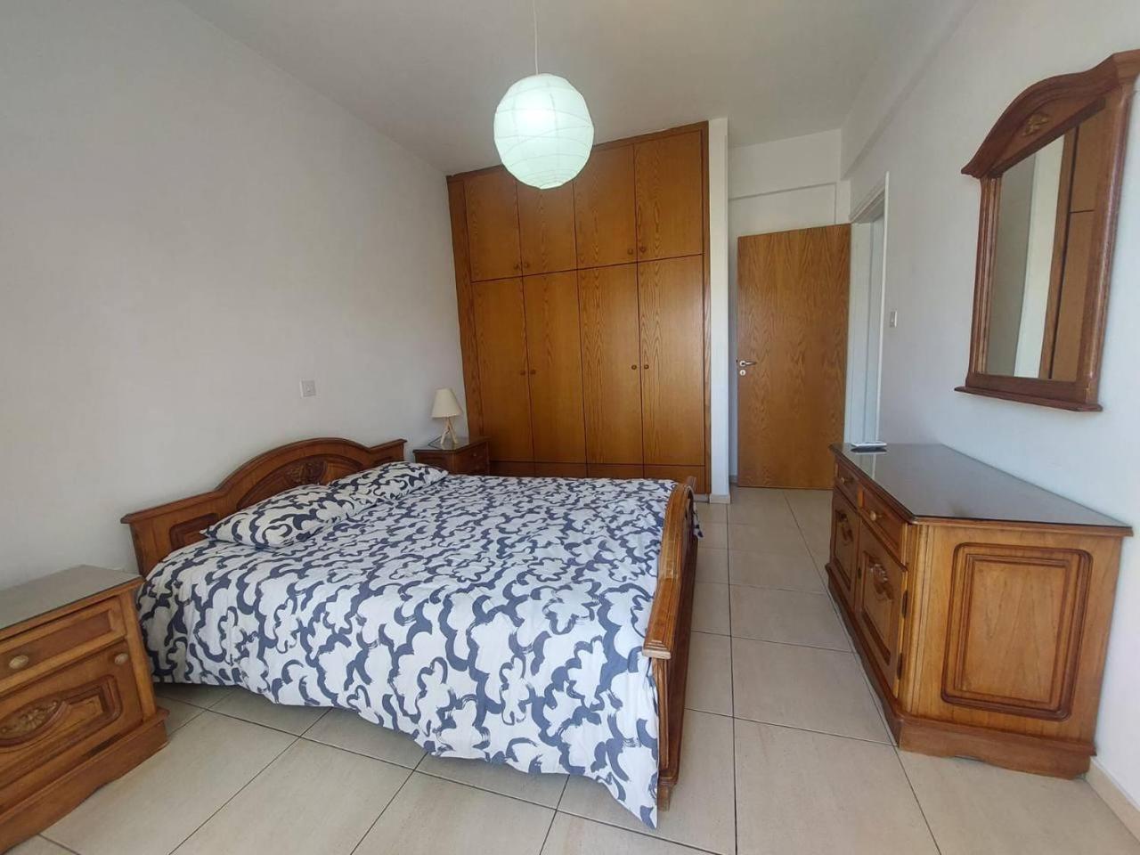 Sunny 2 Bedroom Larnaca Center Экстерьер фото