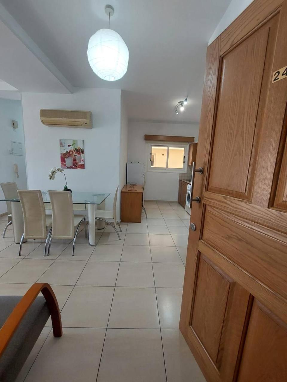Sunny 2 Bedroom Larnaca Center Экстерьер фото